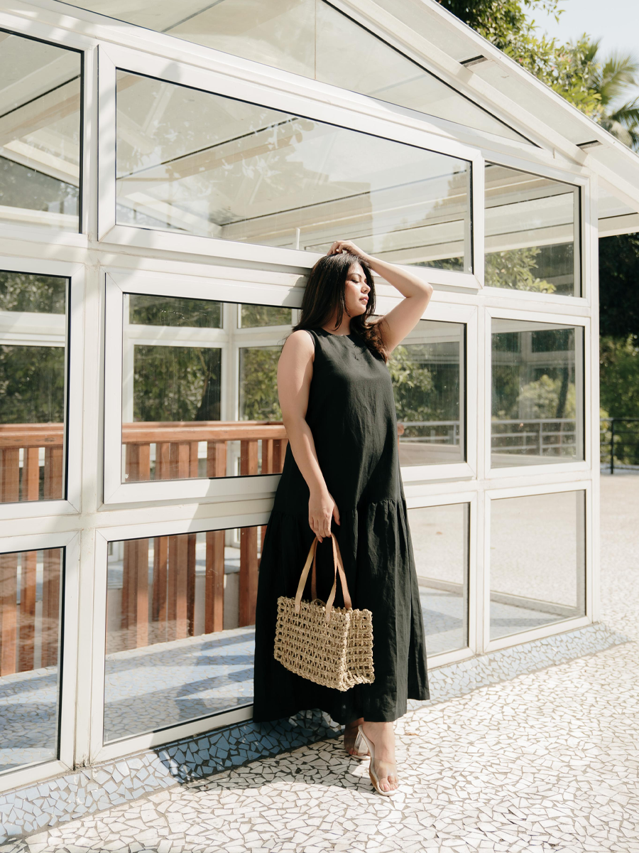 THE NOIR LINEN DRESS